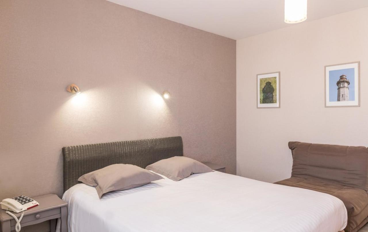 Hotel De La Gare Thouars Buitenkant foto
