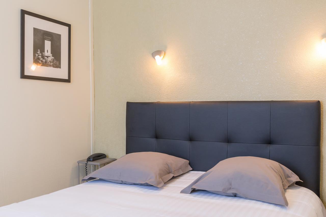 Hotel De La Gare Thouars Buitenkant foto